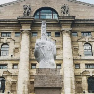 Maurizio Cattelan LOVE Borsa Milano